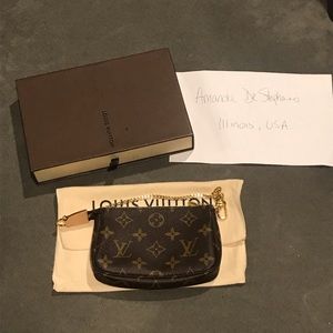 💯 Authentic Louis Vuitton Monogram Mini Pochette